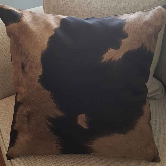 Throw Pillow with insert - Brown and Dark Brown Cow design- 18×18 - Picture 1 of 3